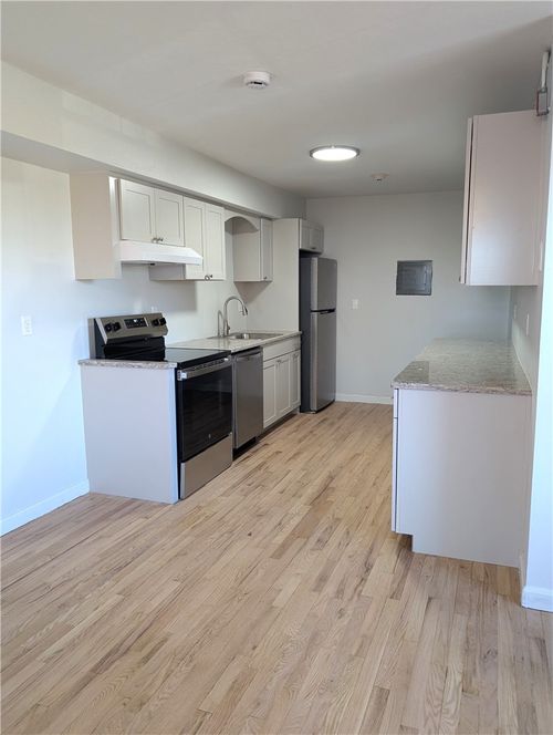 apt-24-420 Woodward Rd, North Providence, RI, 02904-4700 | Card Image