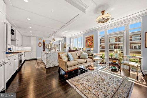 606-6900 Fleetwood Rd, MCLEAN, VA, 22101-3696 | Card Image
