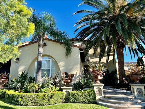 6 Los Olivos, Irvine, CA, 92602-1077 | Card Image