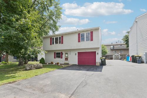 317 Riverside Dr, Lakemoor, IL, 60051-8774 | Card Image