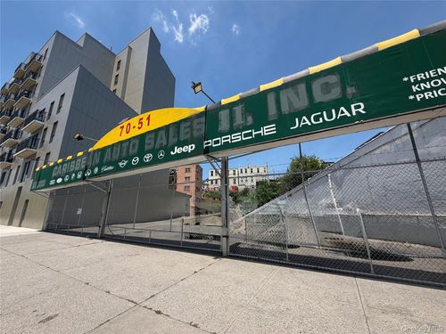 7051 Queens Blvd, Woodside, NY, 11377-5116 | Card Image