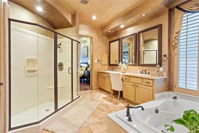 Large walk in shower. | Image 18