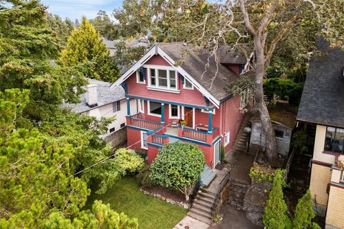 1569 Pembroke St, Victoria, BC, V8R1W1 | Card Image