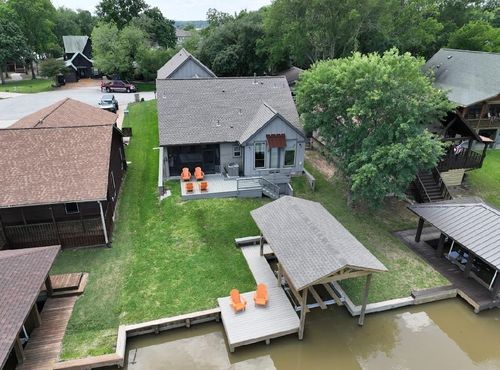 10 Hunters Creek Dr, Huntsville, TX, 77340-1402 | Card Image