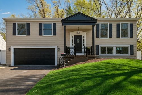 212 S River Rd, Naperville, IL, 60540-5041 | Card Image