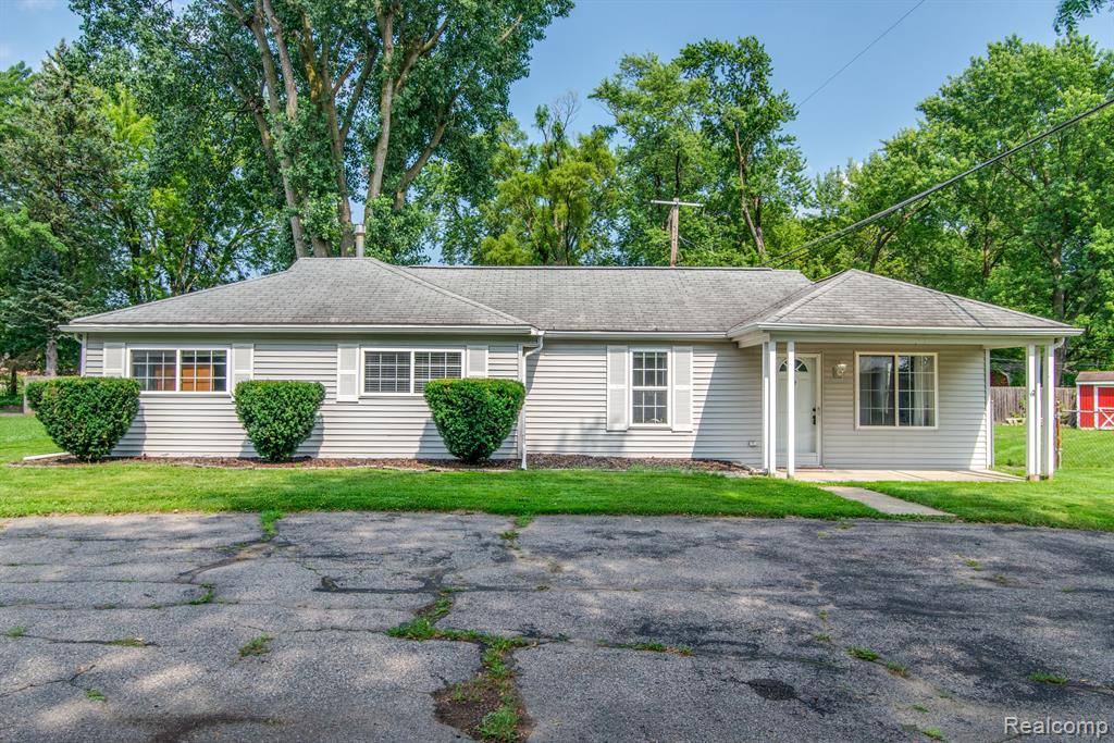 Davison St, Sterling Heights, MI 48310