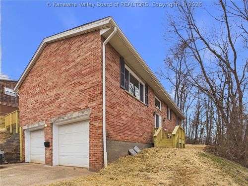 903 Valley View Dr, South Charleston, WV, 25309-1821 | Card Image