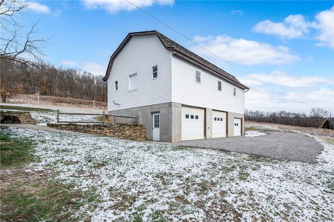 155 Old East Butler Road., House other with 4 bedrooms, 3 bathrooms and 3 parking in Summit Twp - BUT PA | Image 34