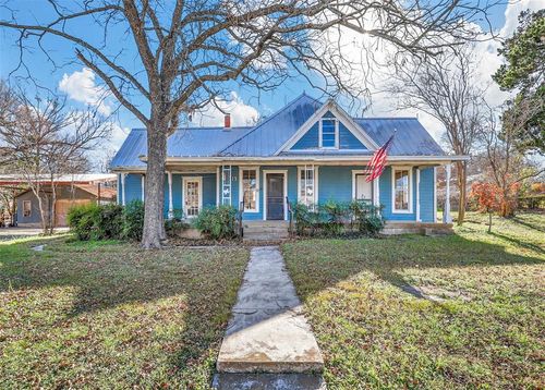 713 W Water Street, Weatherford, TX, 76086 | Card Image