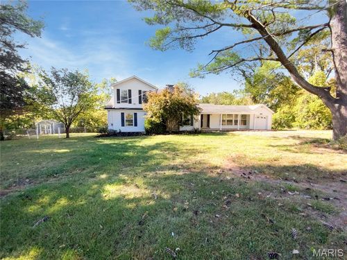 4642 Theiss Rd, Saint Louis, MO, 63128-2325 | Card Image