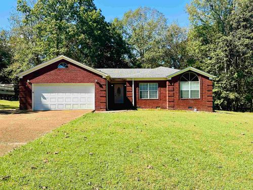 130 Glen Dr, Selmer, TN, 38375-2355 | Card Image
