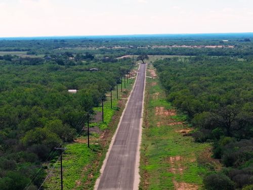 131 County Road 2644, Moore, TX, 78057-2241 | Card Image