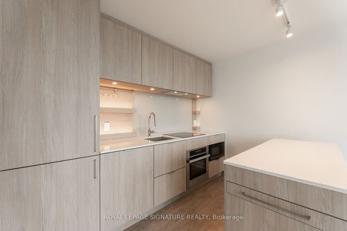 916-28 Ann St, Mississauga, ON, L5G3G1 | Card Image