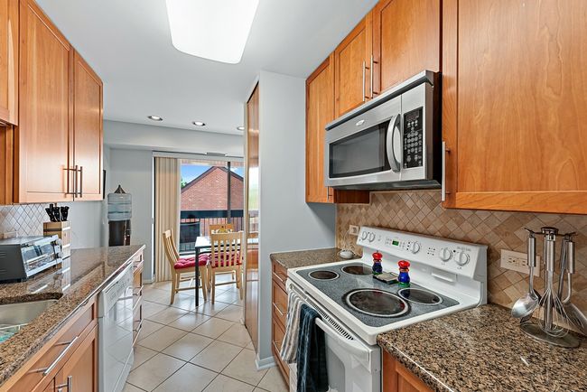 APT-310 - 3801 Appian Way, Home with 3 bedrooms, 2 bathrooms and null parking in Glenview IL | Image 5