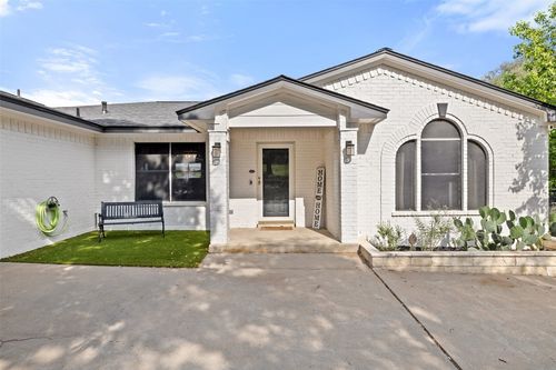 2819 Declaration Cir, Lago Vista, TX, 78645-7523 | Card Image