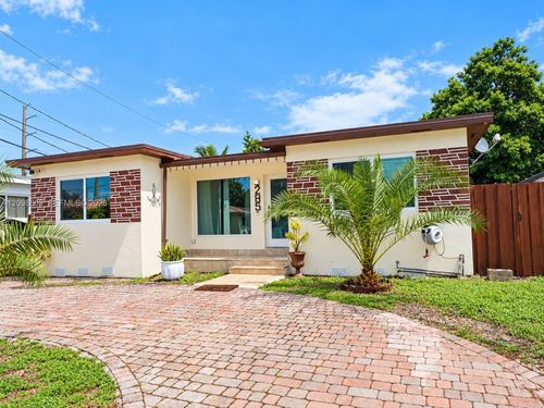 285 Nw 48th Pl, Miami, FL, 33126-5125 | Card Image