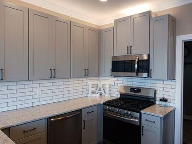 935 Stony Lake Ct, Condo with 2 bedrooms, 3 bathrooms and null parking in Oxford MI | Image 7