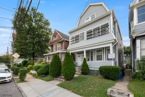 19 Dover St, Newark, NJ, 07106-1606 | Card Image