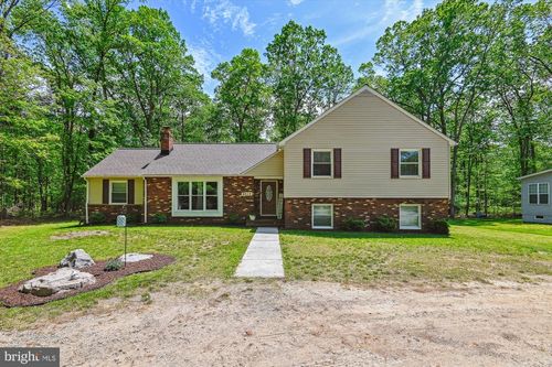 8013 Baileys Ln, PASADENA, MD, 21122-4633 | Card Image