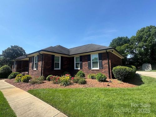 6339 River Front Dr, Harrisburg, NC, 28075-8604 | Card Image