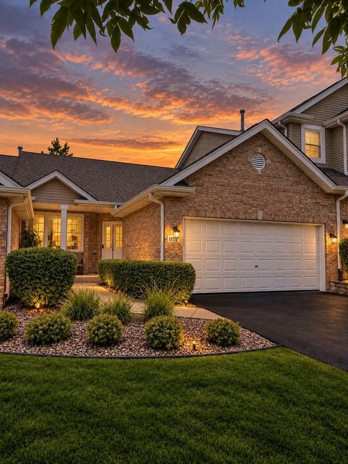 11512 Lake Shore Dr, Orland Park, IL, 60467-5228 | Card Image