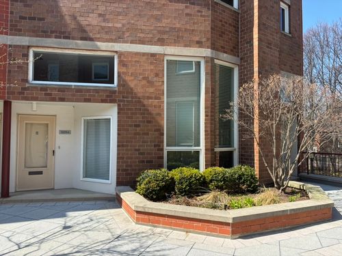 a-1229 Central St, Evanston, IL, 60201-1611 | Card Image