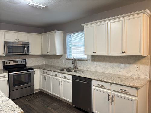 9011 King Ranch Dr, Cross Roads, TX, 76227-8282 | Card Image