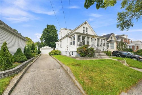 860 Hollywood Avenue, New York, NY, 10465 | Card Image
