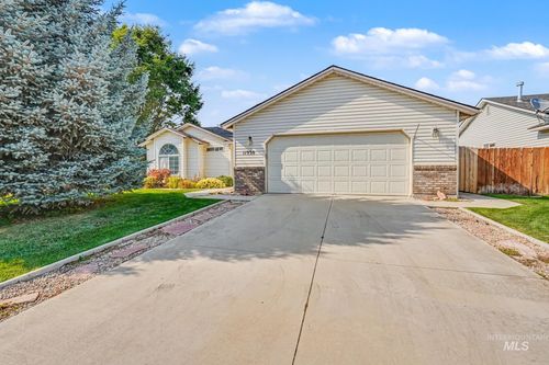 11938 Emerson St, Caldwell, ID, 83605-7990 | Card Image
