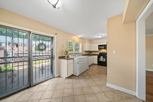 apt-3-5696 Quince Rd, Memphis, TN, 38119-7038 | Card Image