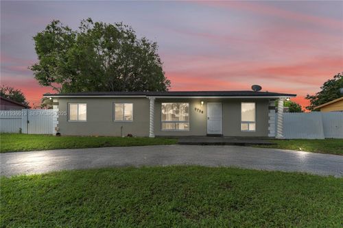3738 Nw 207th Dr, Miami Gardens, FL, 33055-1412 | Card Image