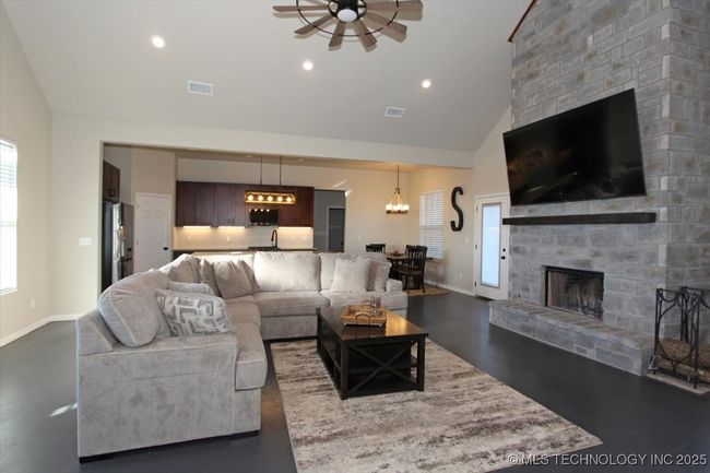 399344 1425 Dr, House other with 4 bedrooms, 3 bathrooms and null parking in Dewey OK | Image 8