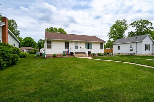 820 S Locust St, Pontiac, IL, 61764-2635 | Card Image