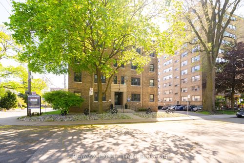 31-1 Mallory Gdns, Toronto, ON, M4V2A6 | Card Image