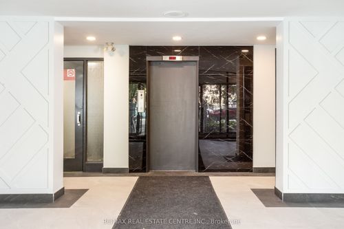 105-5 Hill Heights Road E, Etobicoke, ON, M8Y1Y9 | Card Image