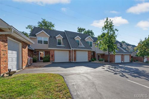 1019 Pocono Trl, Ballwin, MO, 63021-7624 | Card Image