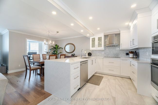 1106 - 442 Maple Ave, Condo with 3 bedrooms, 2 bathrooms and null parking in Burlington ON | Image 16