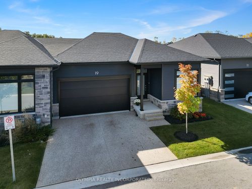 19-8974 Willoughby Dr, Niagara Falls, ON, L2G0Y7 | Card Image