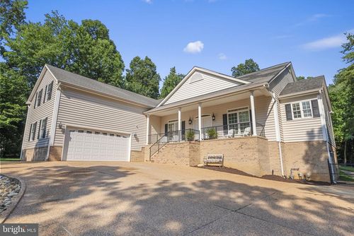 100 Lakewood Dr, Williamsburg, VA, 23185-3172 | Card Image