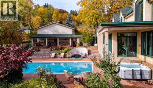 2302 Happy Valley Rd, Rossland, BC, V0G1Y0 | Card Image