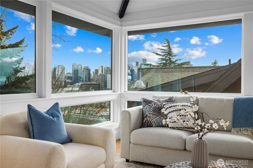 1014 4th Ave N, Seattle, WA, 98109-3801 | Card Image