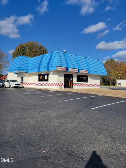 104 W 2nd St, Chase City, VA, 23924-1619 | Card Image
