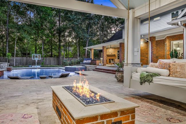 This home is a true entertainers dream! | Image 44