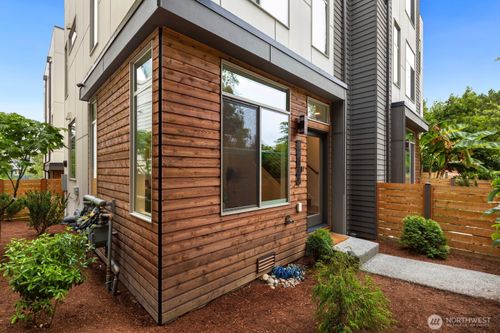 c-8370 Loyal Way Nw, Seattle, WA, 98117-3949 | Card Image