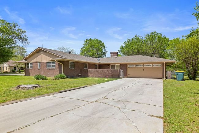 1203 Blanton Pl, House other with 3 bedrooms, 2 bathrooms and null parking in Sherman TX | Image 24