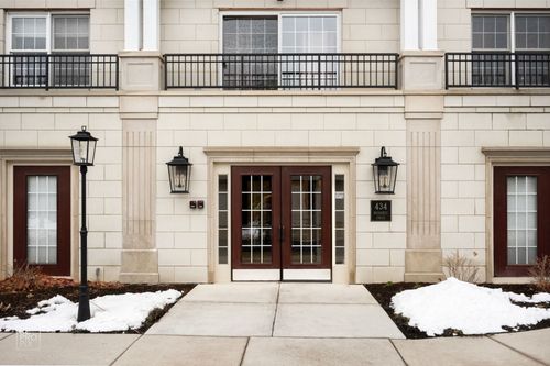 unit-401-434 Mcdaniels Cir, Clarendon Hills, IL, 60514-2158 | Card Image