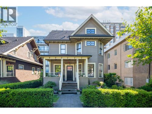 408 8th St, New Westminster, BC, V3M0K1 | Card Image