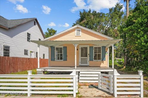 816 Oak St, Palatka, FL, 32177-4636 | Card Image