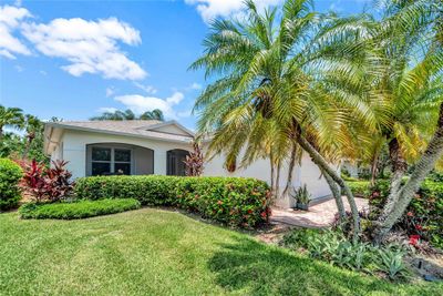 3474 63rd Square, House other with 2 bedrooms, 2 bathrooms and null parking in Vero Beach FL | Image 1