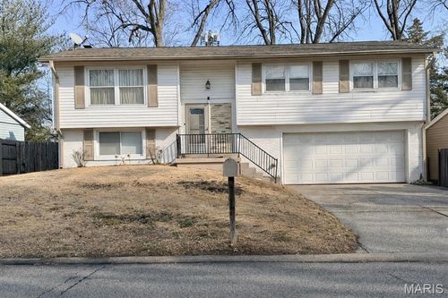 204 Bunker Hill Rd, Belleville, IL, 62221-5764 | Card Image